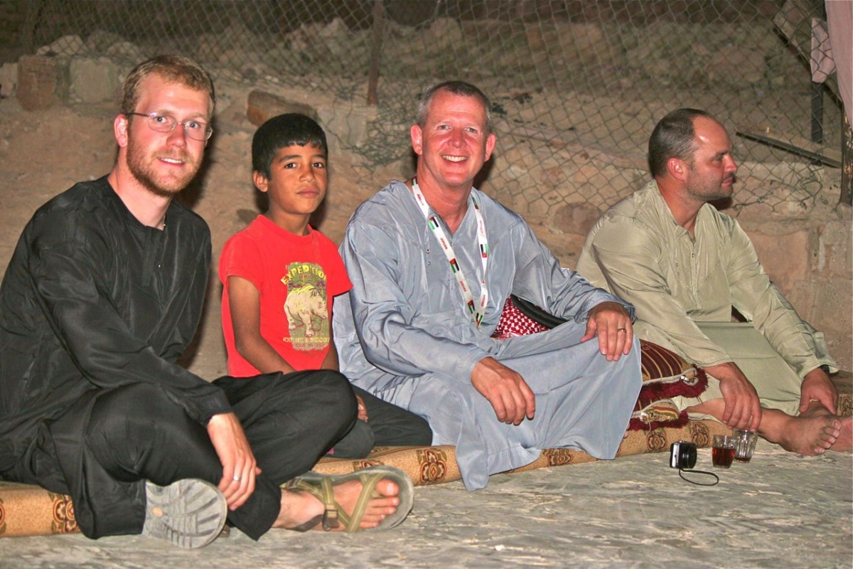 Dinner in a Bedouin home wearing dishdasha