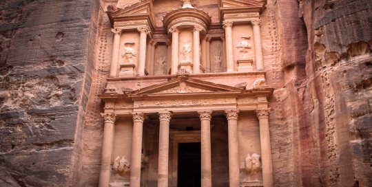 The-Treasury-of-Petra-wide-Jordan-tour-272